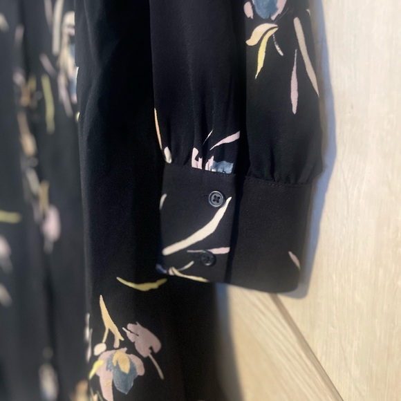 Black floral long sleeve dress. L - Picture 4 of 5